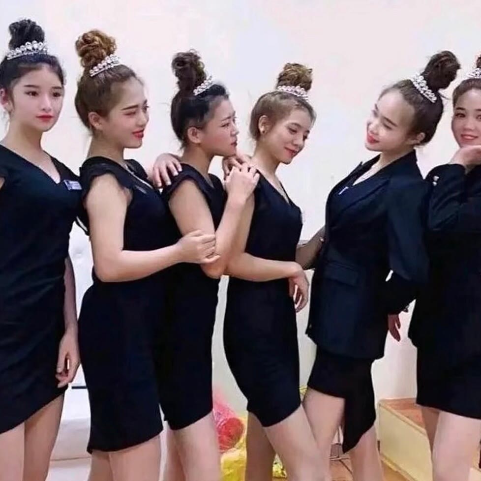 原地绕弯、已读乱回……AI客服到底方便了谁